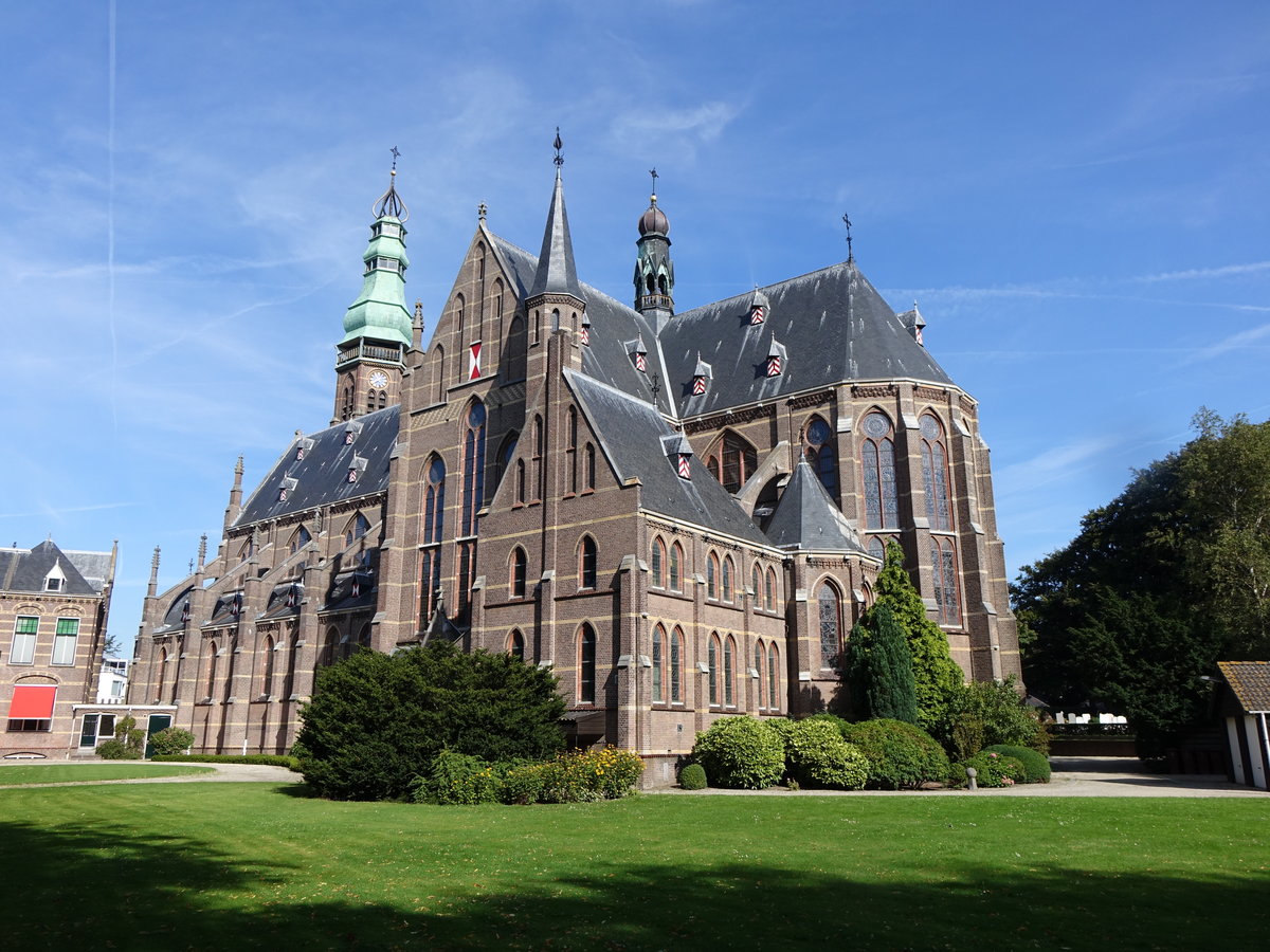 Lisse, neugotische St. Agatha Kirche, erbaut von 1902 bis 1903 durch Jan van Groenendael (23.08.2016)