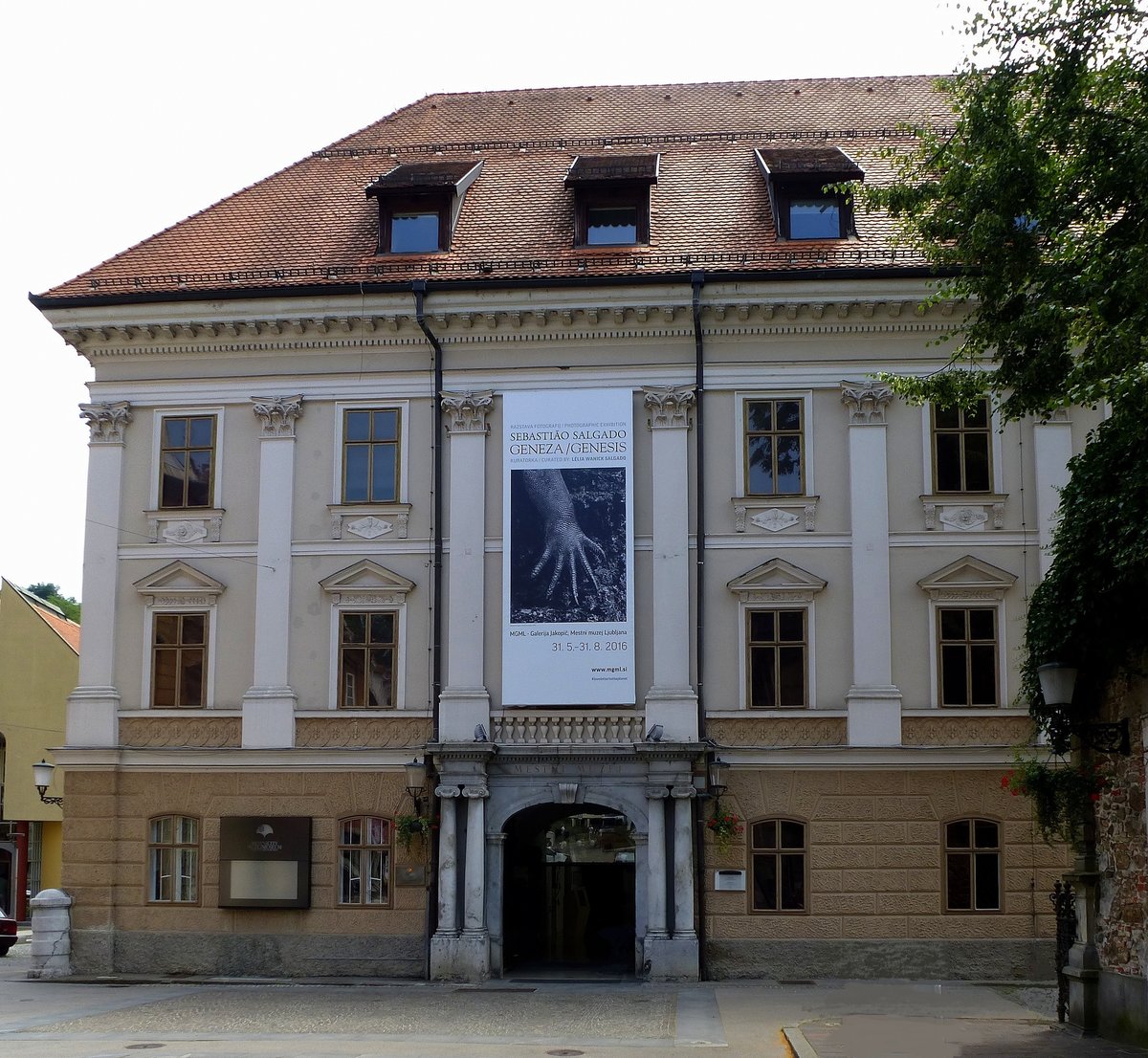 Ljubljana, im Renaissancepalais von 1642 des Landesfrsten Auersperg ist heute das Stadtmuseum untergebracht, Juni 2016