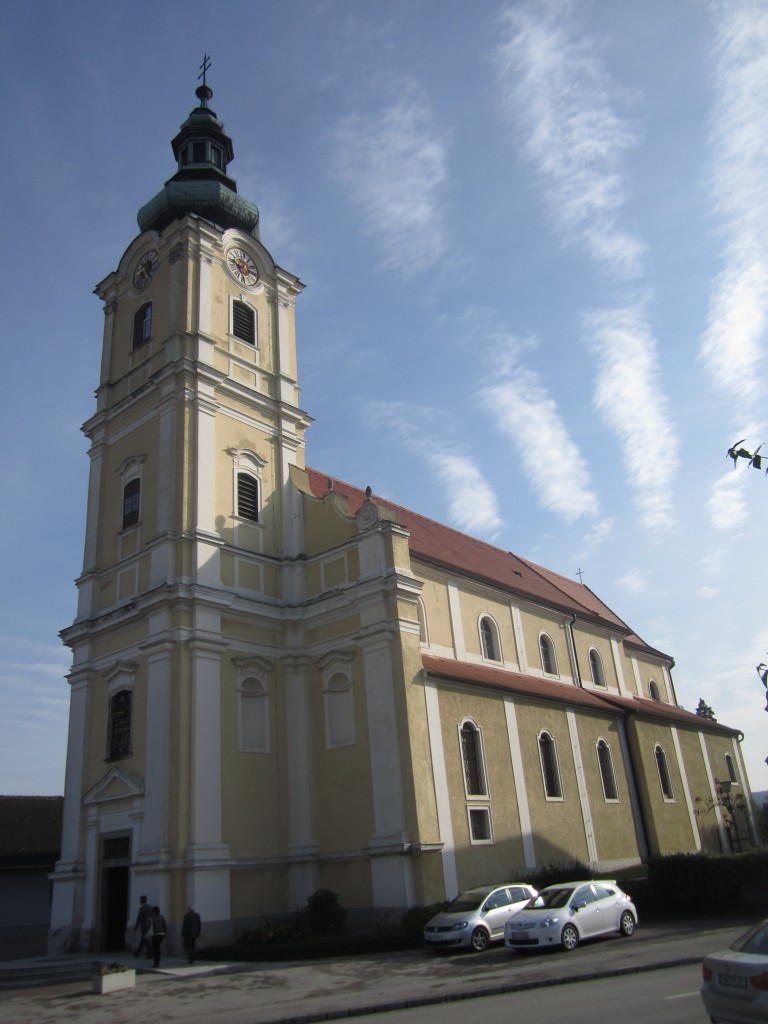 Loosdorf, Pfarrkirche St. Laurentius, erbaut von 1550 bis 1588 durch Christoph von 
Losenstein (22.09.2013)