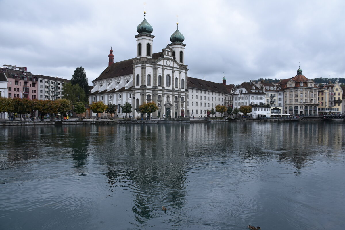 LUZERN, 29.09.2022, die Jesuitenkirche ist die lteste groe Barockkirche der Schweiz und wurde in der zweiten Hlfte des 17. Jahrhunderts errichtet