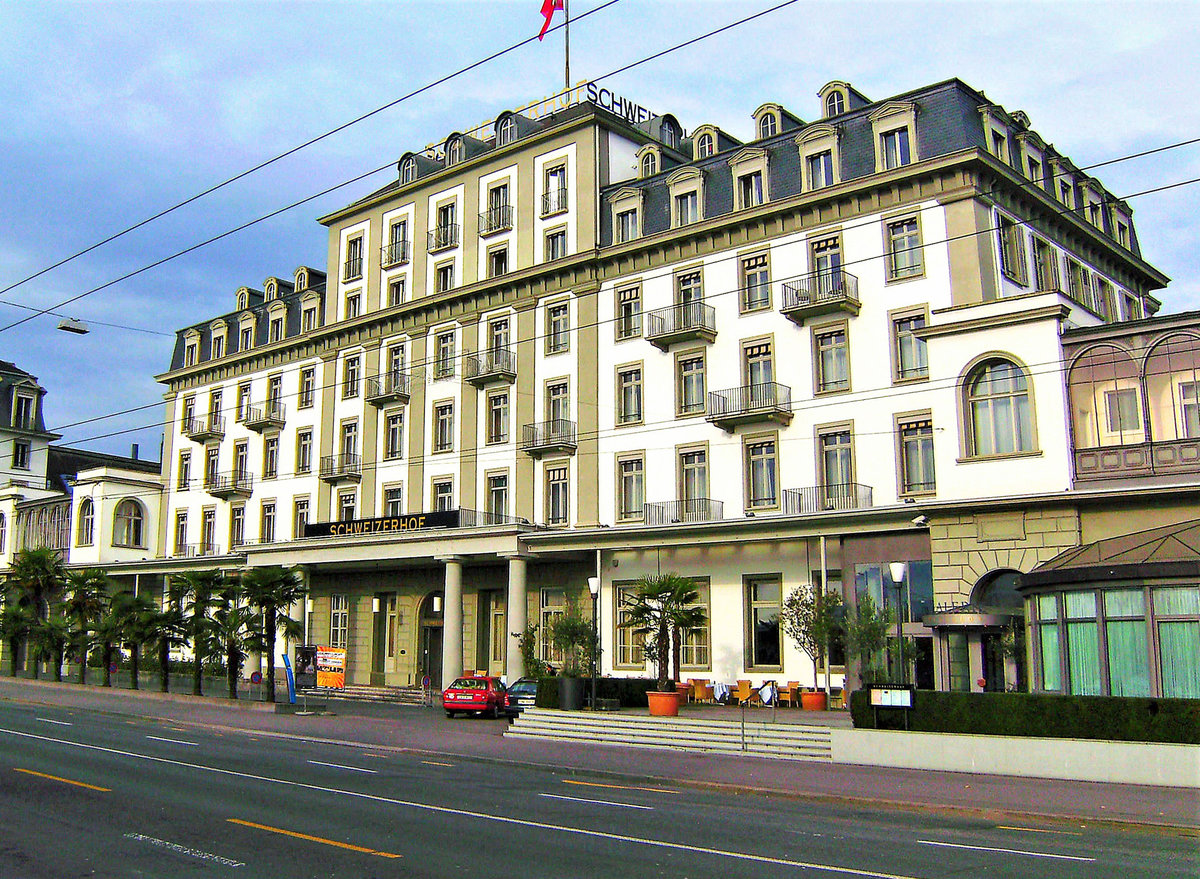 Luzern, Hotel Schweizerhof. Das Hotel ist 1845 erffnet worden und ist seit 1861 im Besitz der Familie Hauser. Die ursprngliche Architektur ist bis heute bewahrt geblieben. Die Innenrume kennen nichts Vergleichbares. Verschiedene Renovationen in den letzten Jahren lassen das Hotel wieder den ganzen Glanz des 19. Jahrhunderts ausstrahlen - 09.11.2008