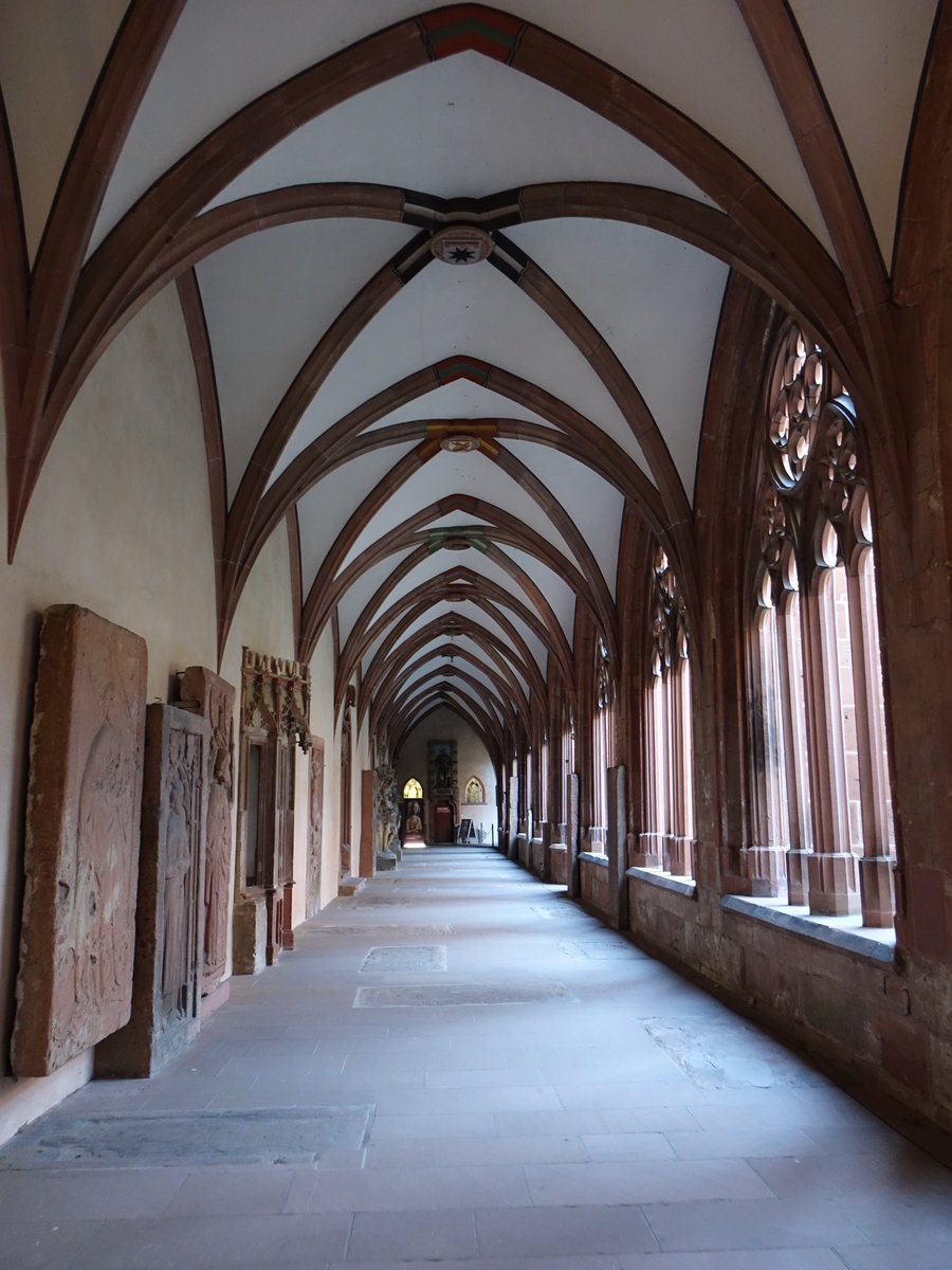 Mainz, gotischer Kreuzgang am Dom St. Martin, erbaut von 1400 bis 1410 (01.03.2020)