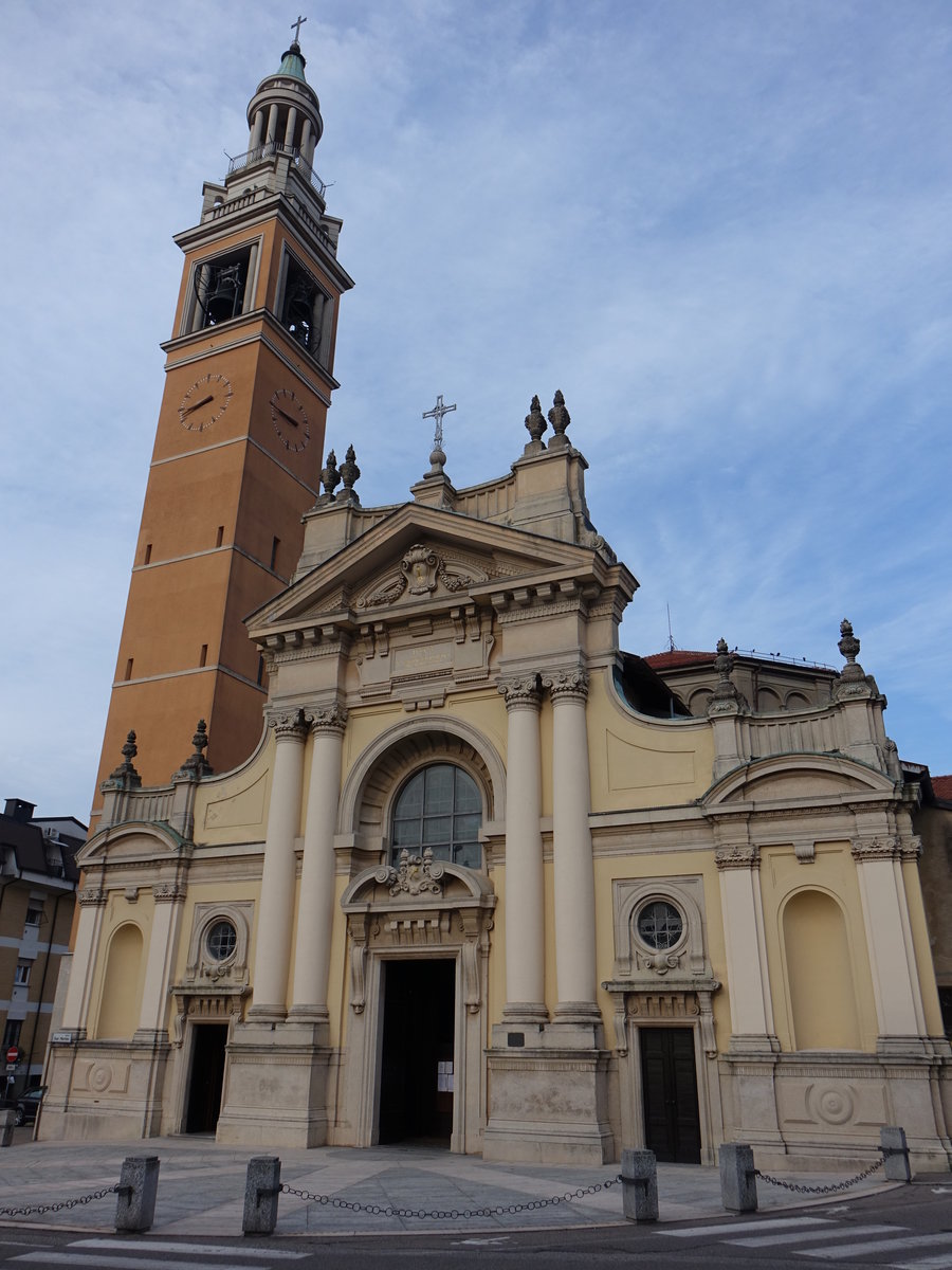 Malnate, Pfarrkirche San Martino, erbaut im 17. Jahrhundert (22.09.2018)