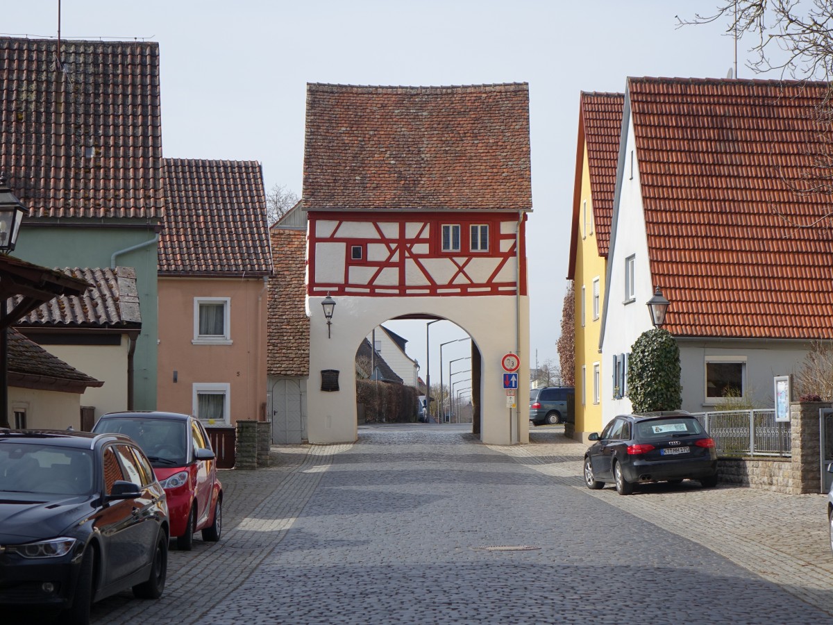 Markt Einersheim, Wrzburger Tor, erbaut im 14. Jahrhundert (09.03.2015)