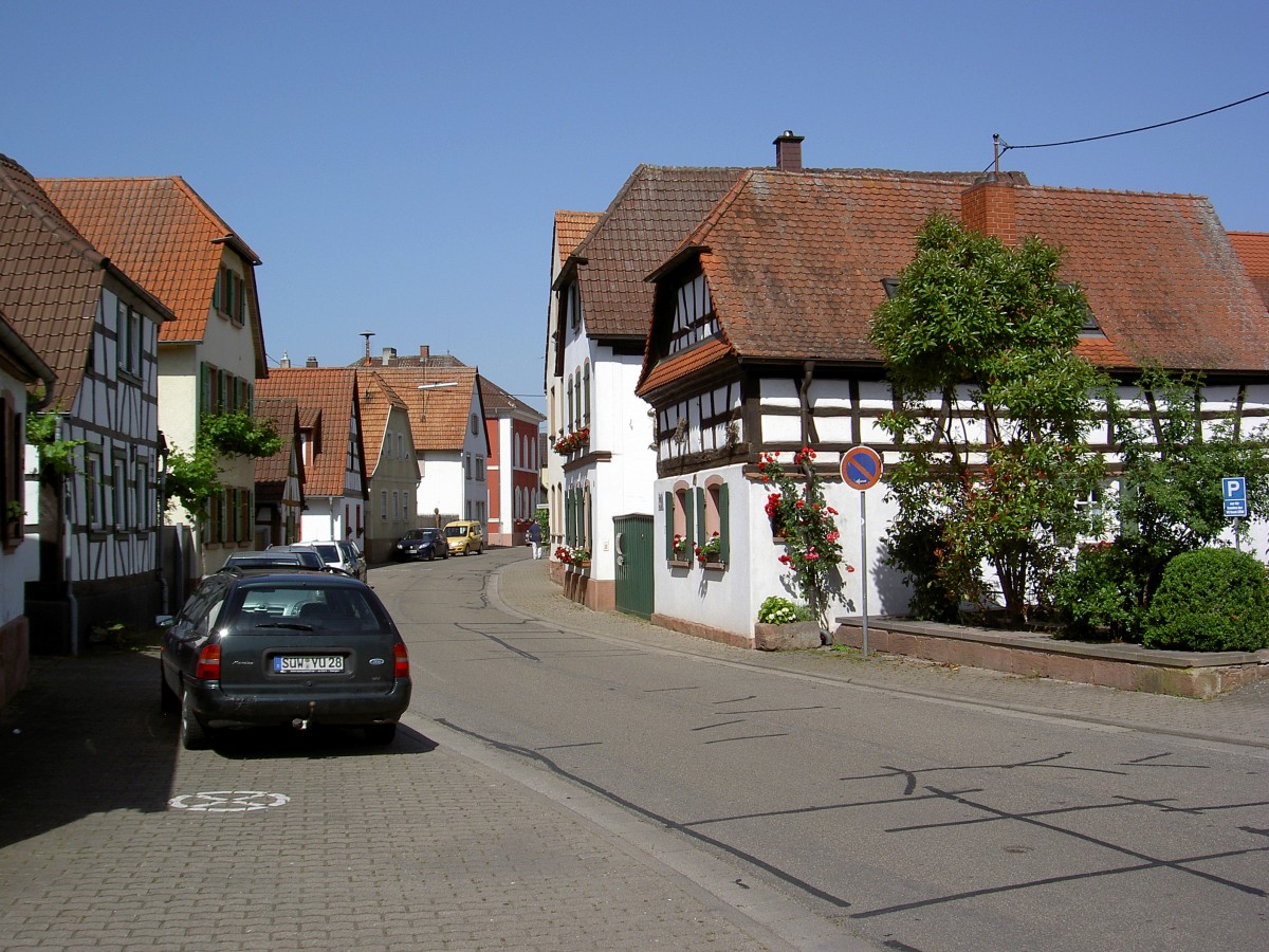Marktplatz von Wollmesheim (08.06.2014)