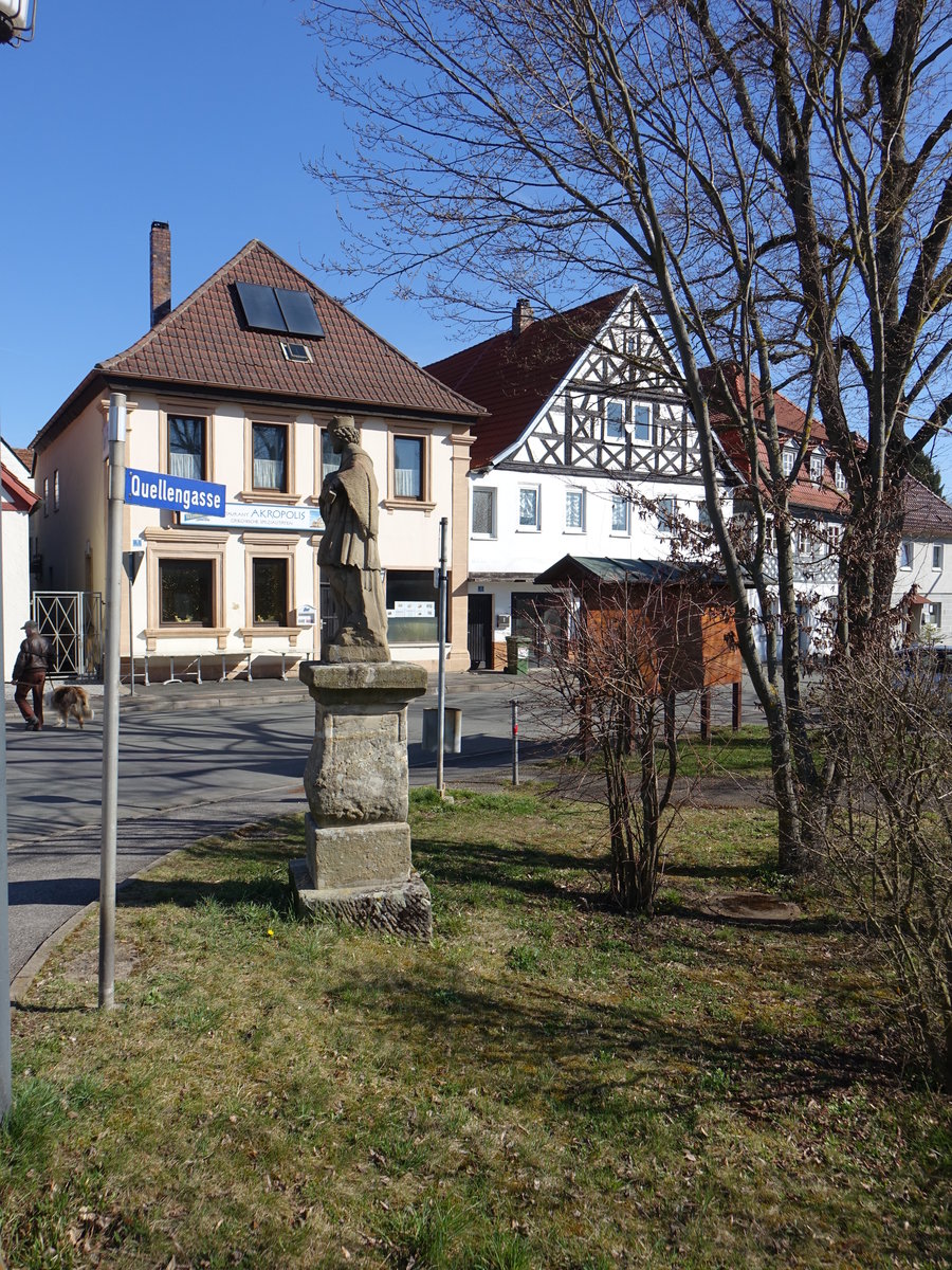 Marktzeuln, Sandsteinfigur des Hl. Nepomuk in der Quellengasse (07.04.2018)