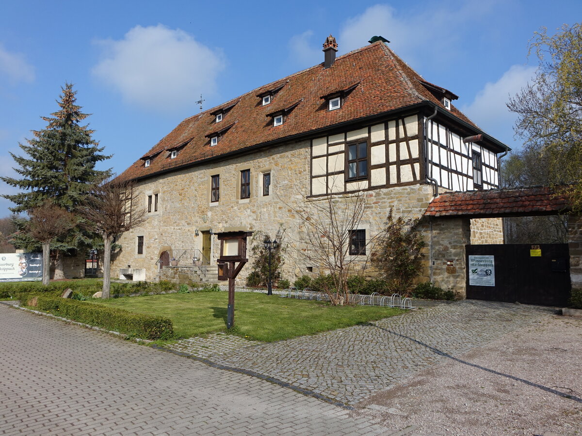 Markvippach, Wasserschlo, zweigeschossiger Bruchsteinbau mit Walmdach, erbaut 1620 (09.04.2023)