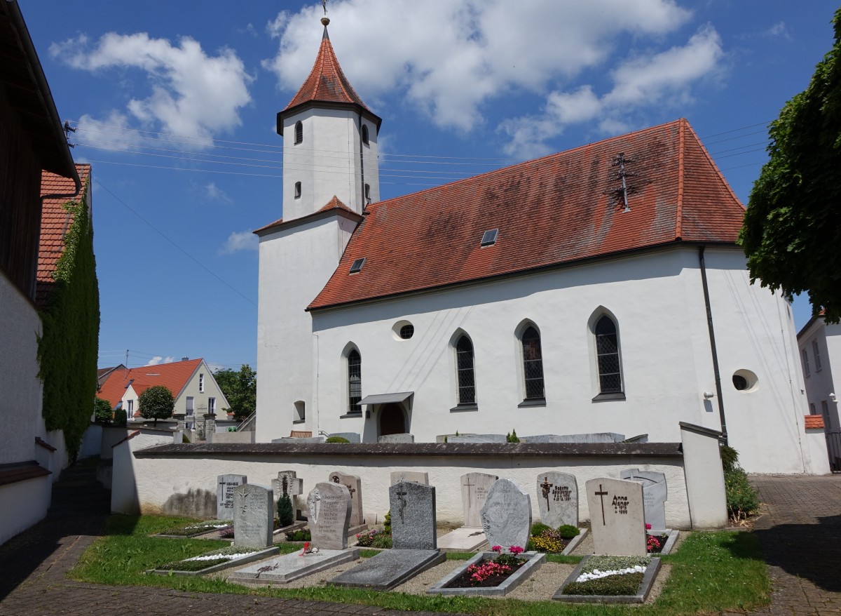 Mauren, Ev. St. Walburga Kirche, gotischer Turmunterbau 14. Jahrhundert, Langhaus 17. Jahrhundert (07.06.2015)