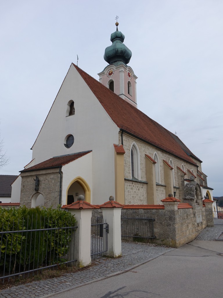 Mehring, St. Martin Kirche, gotische Saalkirche, erbaut 1445, Langhaus erweitert 1965 (14.02.2016)