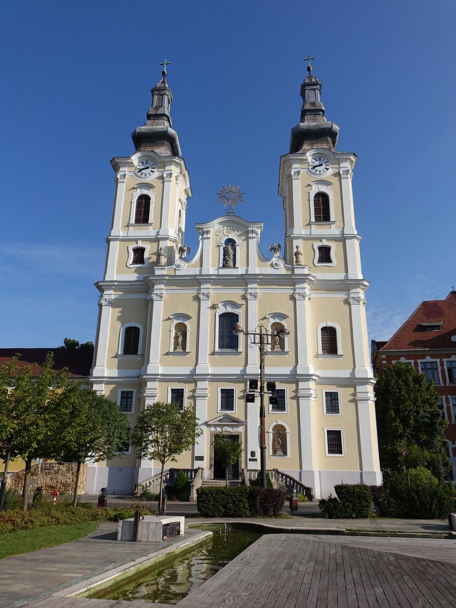 Miskolc, kath. Minoritenkirche am Hosk Ter, erbaut bis 1740 (05.09.2018)