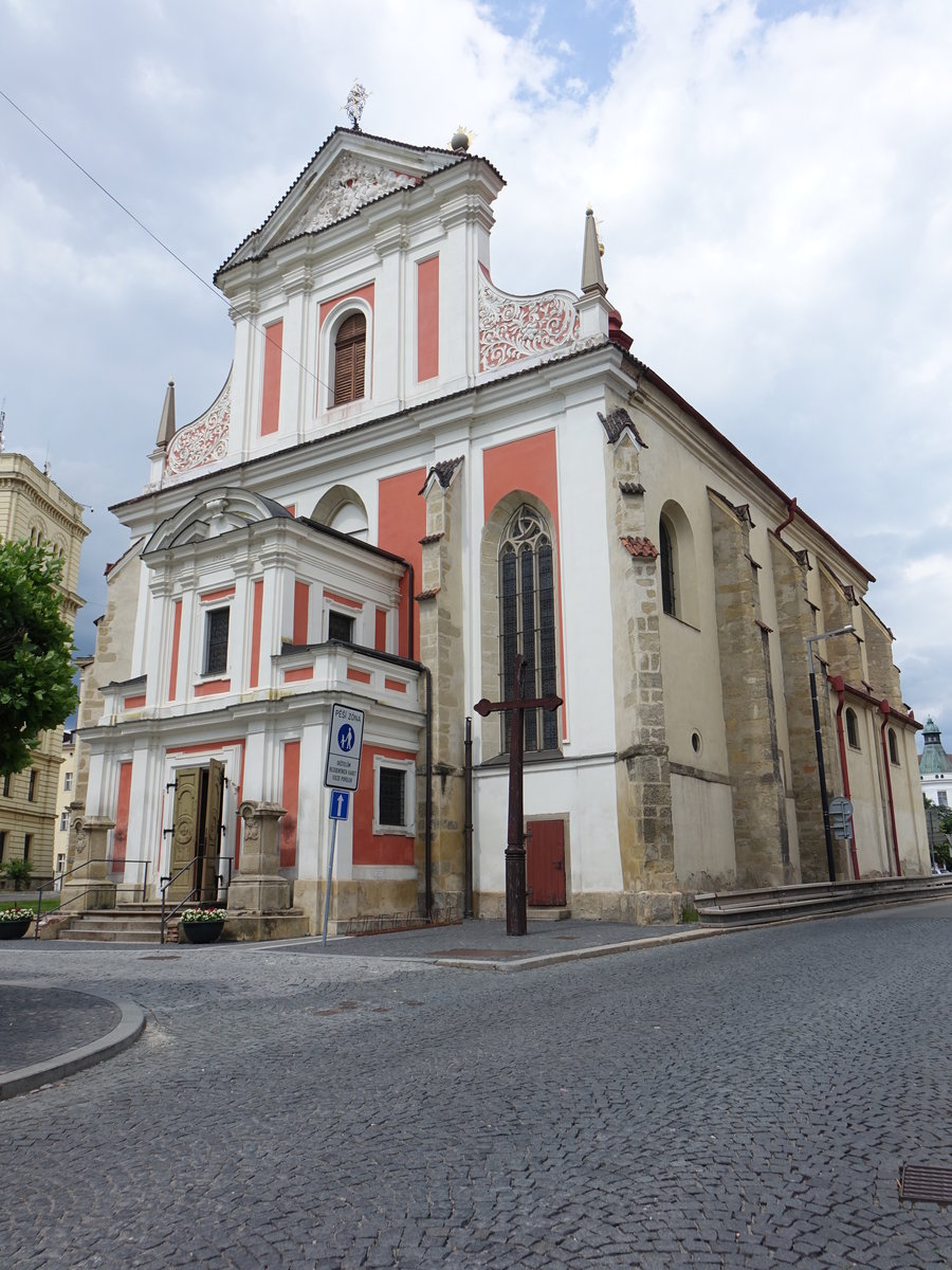 Mlada Boleslav / Jungbunzlau, sptgotische kath. Pfarrkirche Maria Himmelfahrt, erbaut bis 1566, Barockfassade von 1702, erbaut durch Nikolaus Rossi (28.06.2020) 
