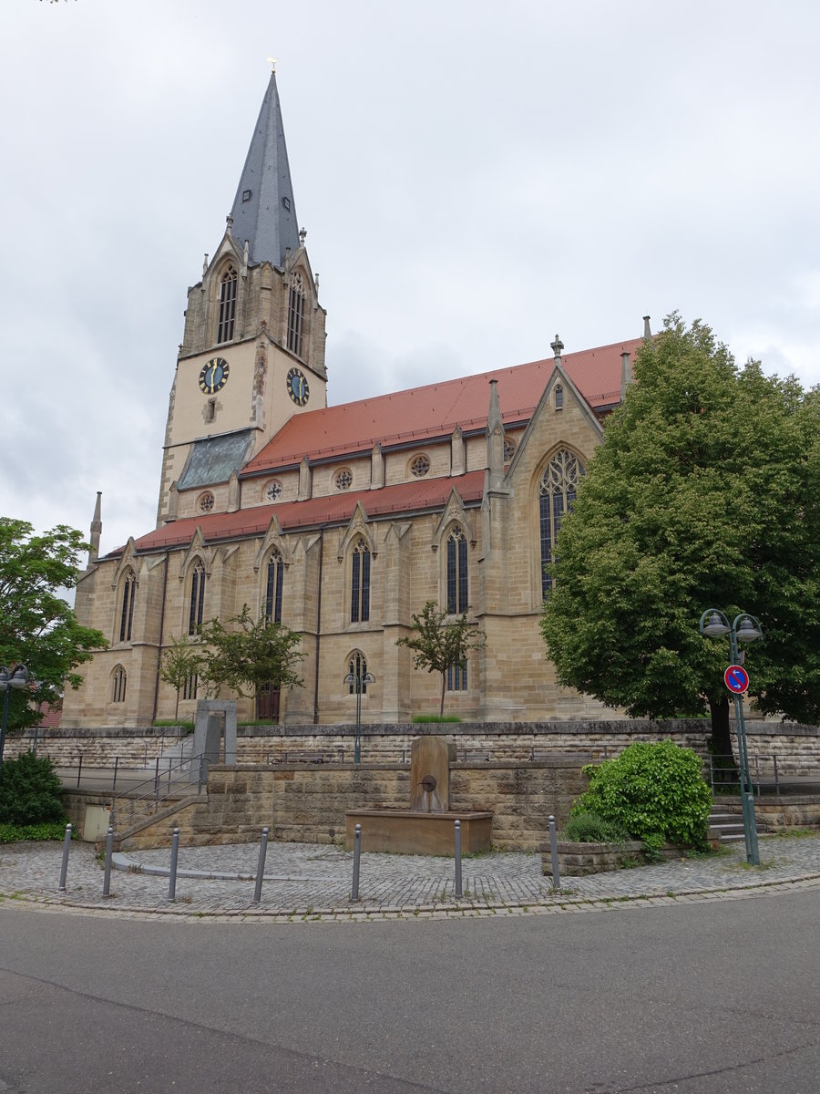Mhringen, Ev. St. Martin Kirche, erbaut 1852 bis 1855 durch Christian Friedrich Leins, neugotischer Kirchenbau (05.06.2016)