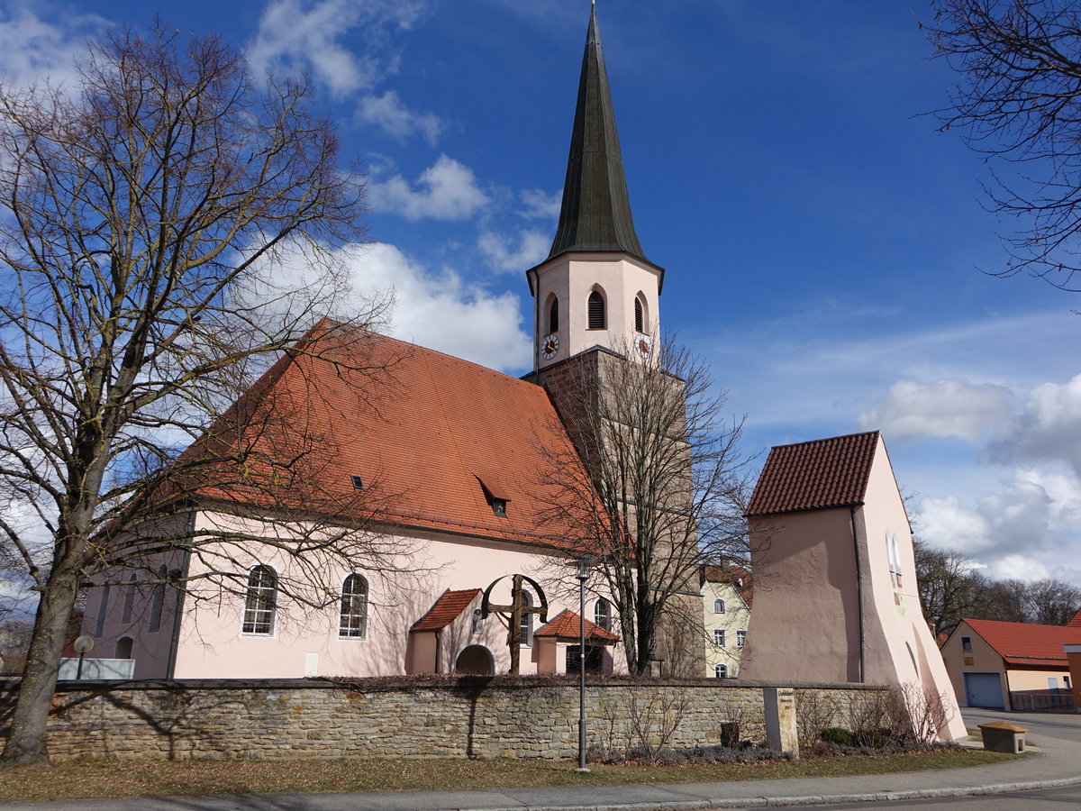 Mning, Pfarrkirche St. Willibald, Saalkirche mit Chorturm, romanisch, gotisch umgestaltet, 1834 verlngert (05.03.2017)
