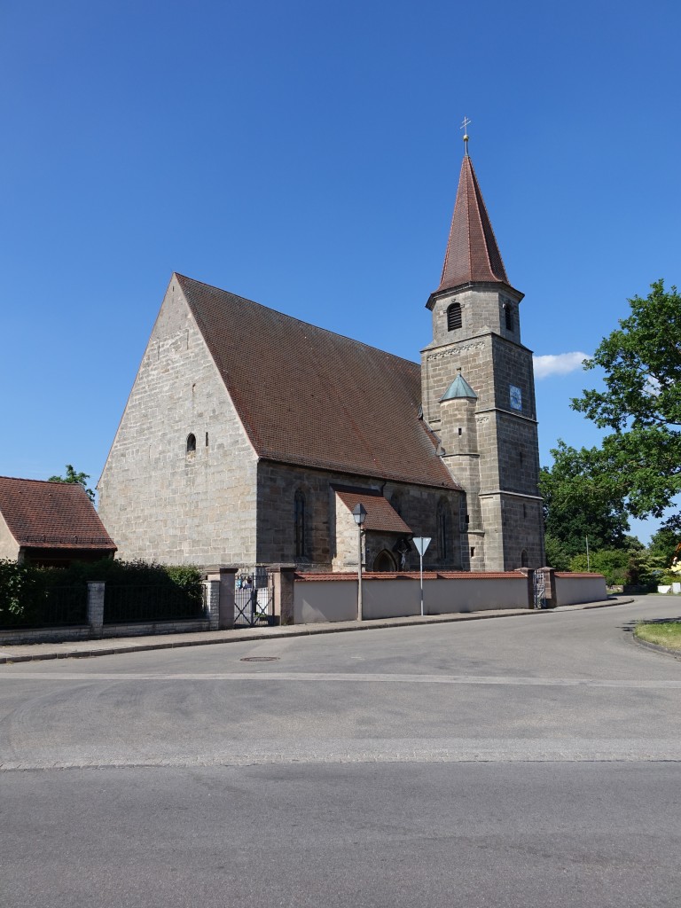 Mrsach, St. Antonius Kirche, Langhaus erbaut um 1400, Chor erbaut 1450, Kirchturm erbaut 1490, neugotische Ausstattung 1863 (04.06.2015)