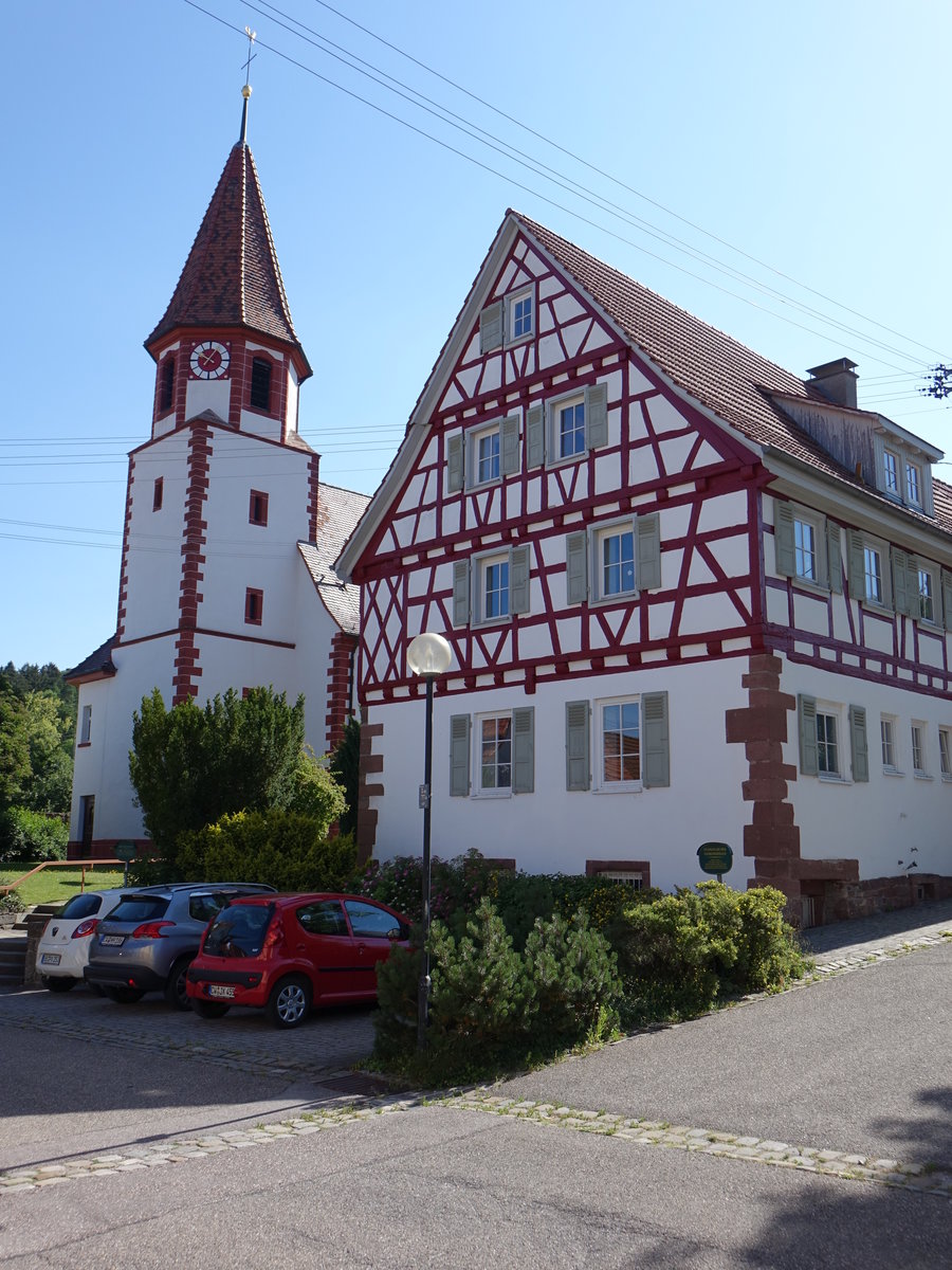 Mttlingen, Ev. Blumhardt Kirche und Pfarrhaus (01.07.2018)