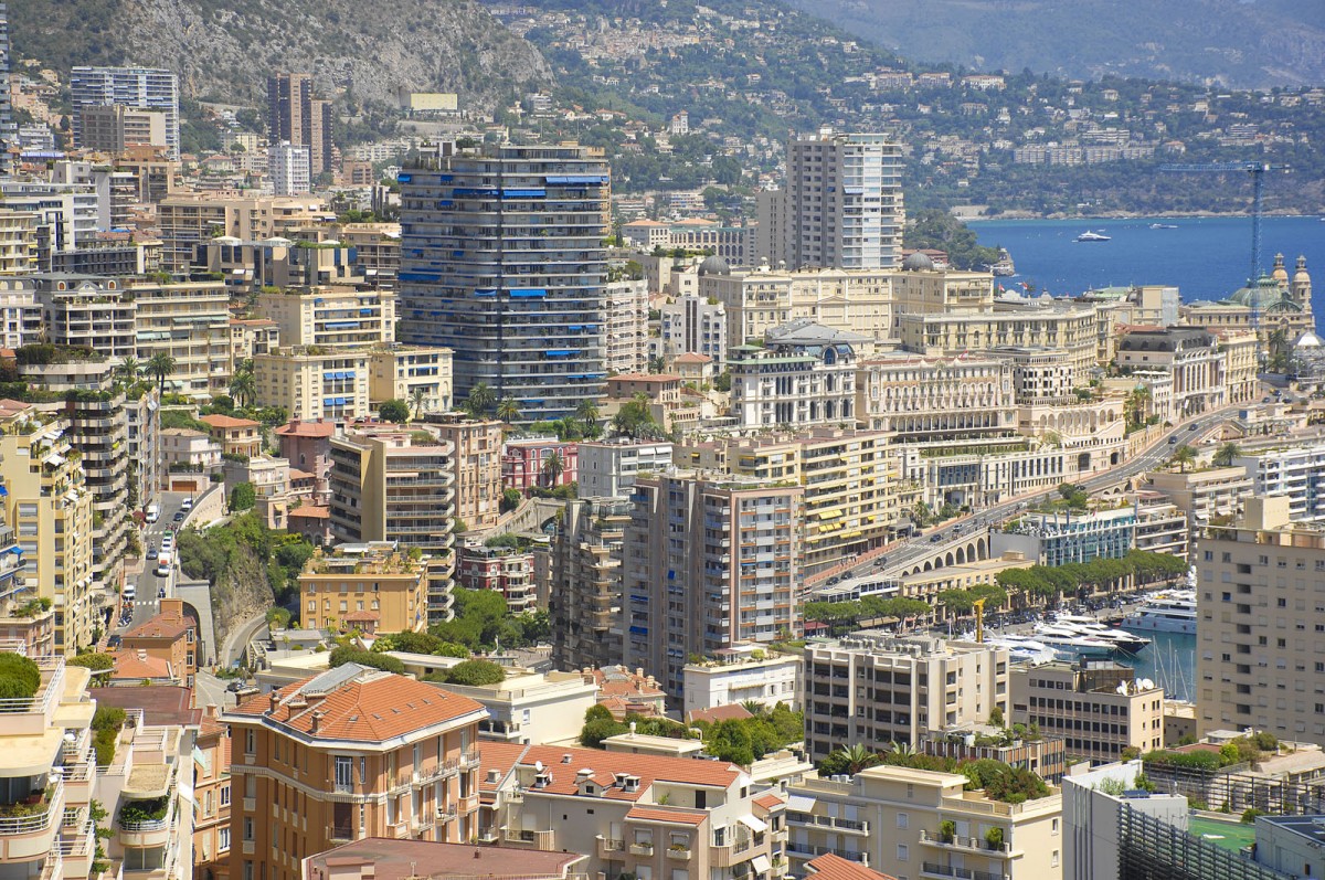 Monaco vom Jardin Exotique aus gesehen. Aufnahmedatum: 26. Juli 2015.