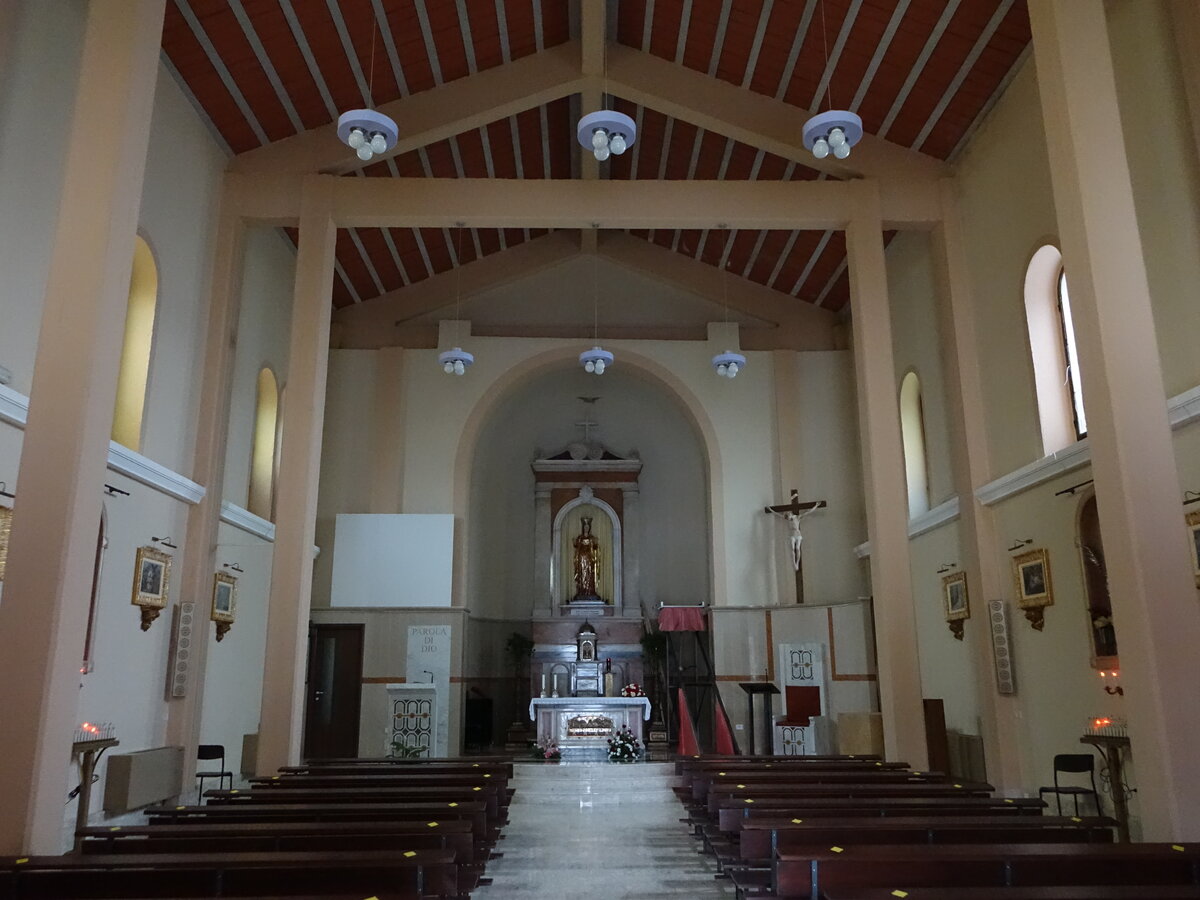 Montecalvo Irpino, Innenraum der Pfarrkirche St. Maria del Carmine (25.09.2022)