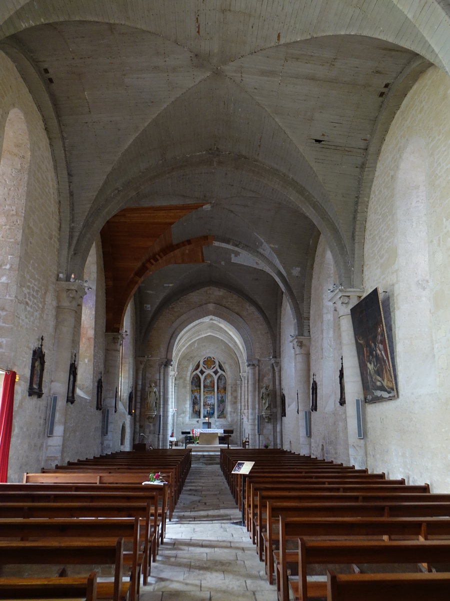 Mouzeuil-Saint-Martin, Innenraum der Abteikirche St. Trinite (13.07.2017)