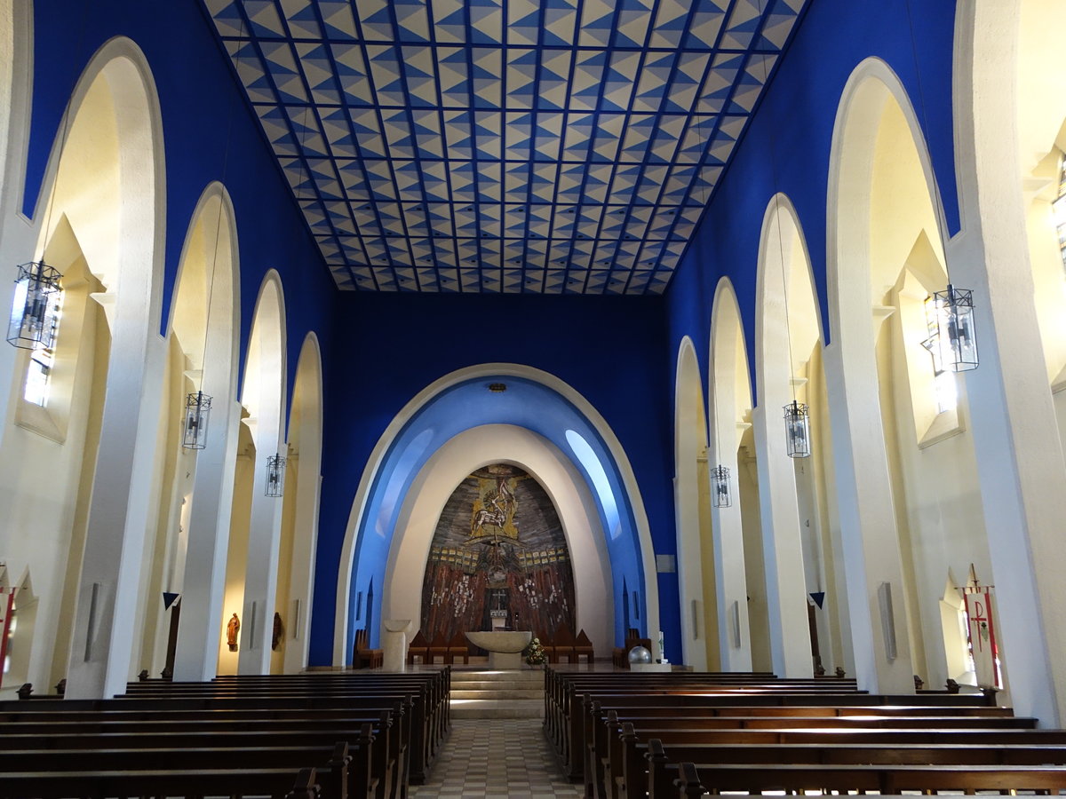 Mhlacker, Innenraum der kath. Pfarrkirche Herz Jesu (12.08.2017)
