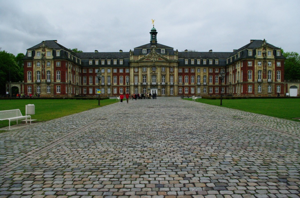 Mnster, Frstbischfliches Residenzschloss, erbaut bis 1773, heute Universitt (13.05.2010)