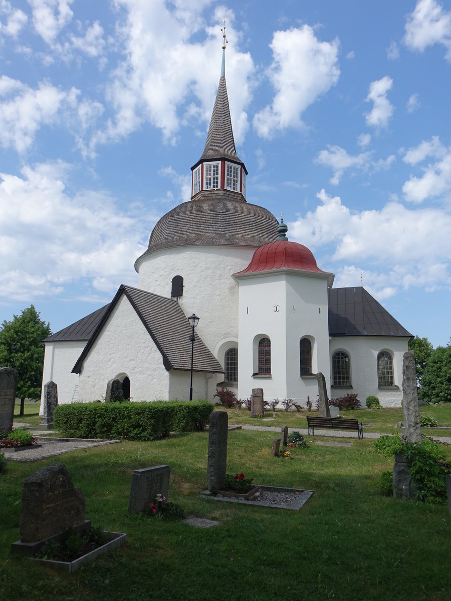 Muns, Ev. Kirche,  Rundkirche auf der gleichnamigen Insel Muns im Mlaren, erbaut im 12. Jahrhundert (03.06.2018)