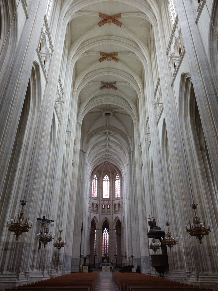 Nantes, gotischer Innenraum der Kathedrale St. Pierre (12.07.2017)