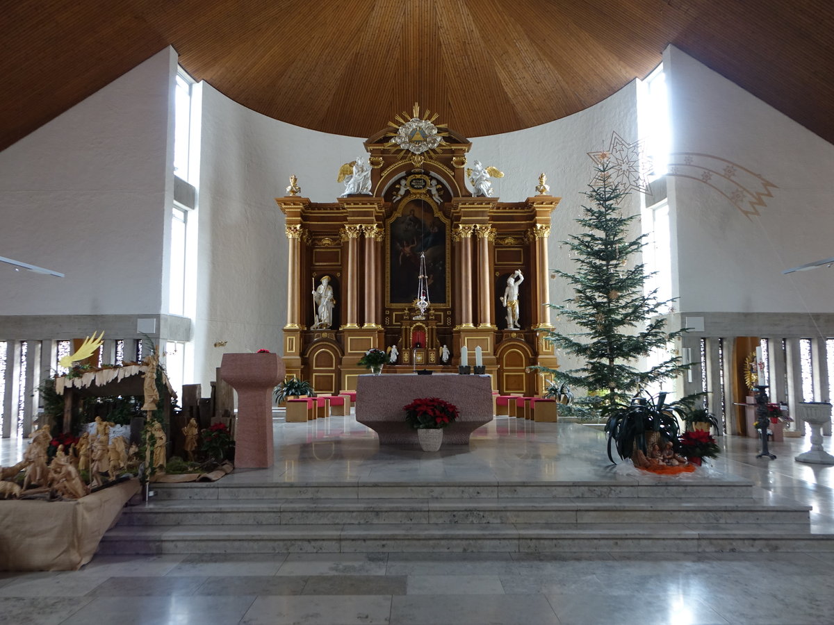 Neckargerach, Hochaltar von 1839 in der kath. St. Afra Kirche (24.12.2018)
