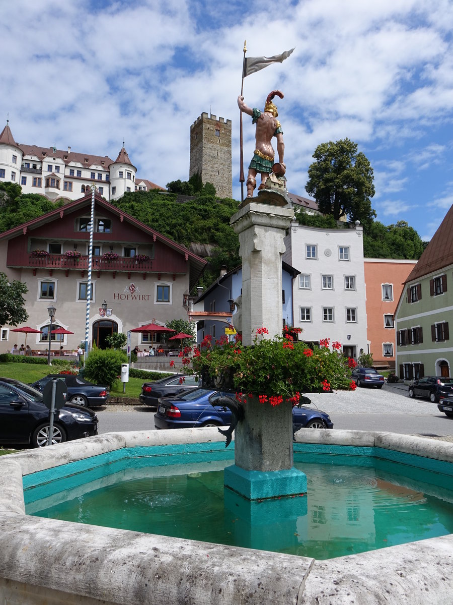 Neubeuern, St. Florian Brunnen am Marktplatz (03.07.2016)