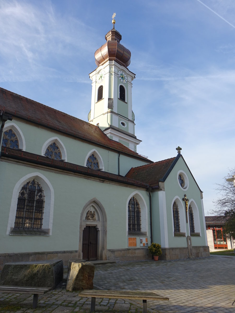 Neuhausen, kath. Pfarrkirche St. Vitus, sptgotisch erbaut von 1450 bis 1500, barockisiert durch Jakob Ruesch 1726 (04.11.2017)