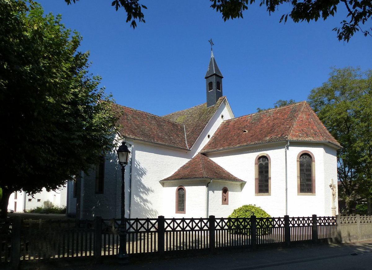 Neunkirch, die St.Anna-Kirche, Ostseite Blick auf Chor und Dachreiter, Sept.2016