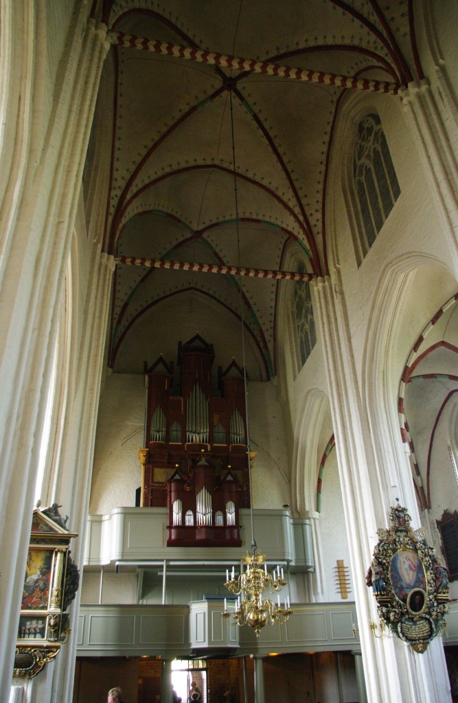 Neustadt/Holstein, Orgelempore der Ev. Stadtkirche, erbaut von Rowan West 2010 (22.05.2011)