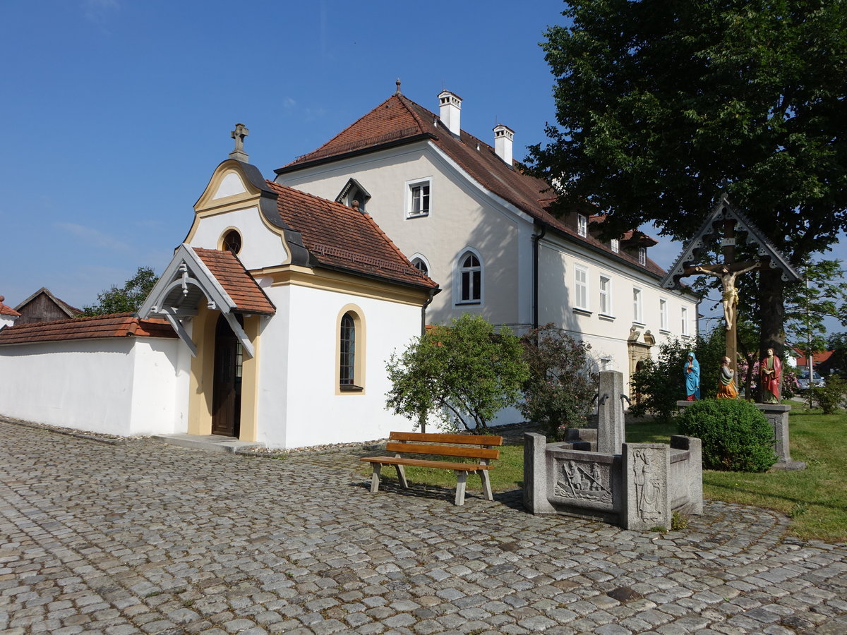 Niederachdorf, ehemaliges Kloster des Maristenordens, heute Wohn- und Pflegeheim, erbaut im 18. Jahrhundert (02.06.2017)