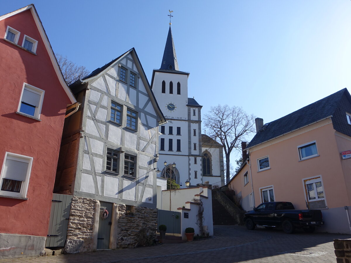 Niederbrechen, kath. Pfarrkirche St. Maximin, erbaut 1901 (19.03.2022)