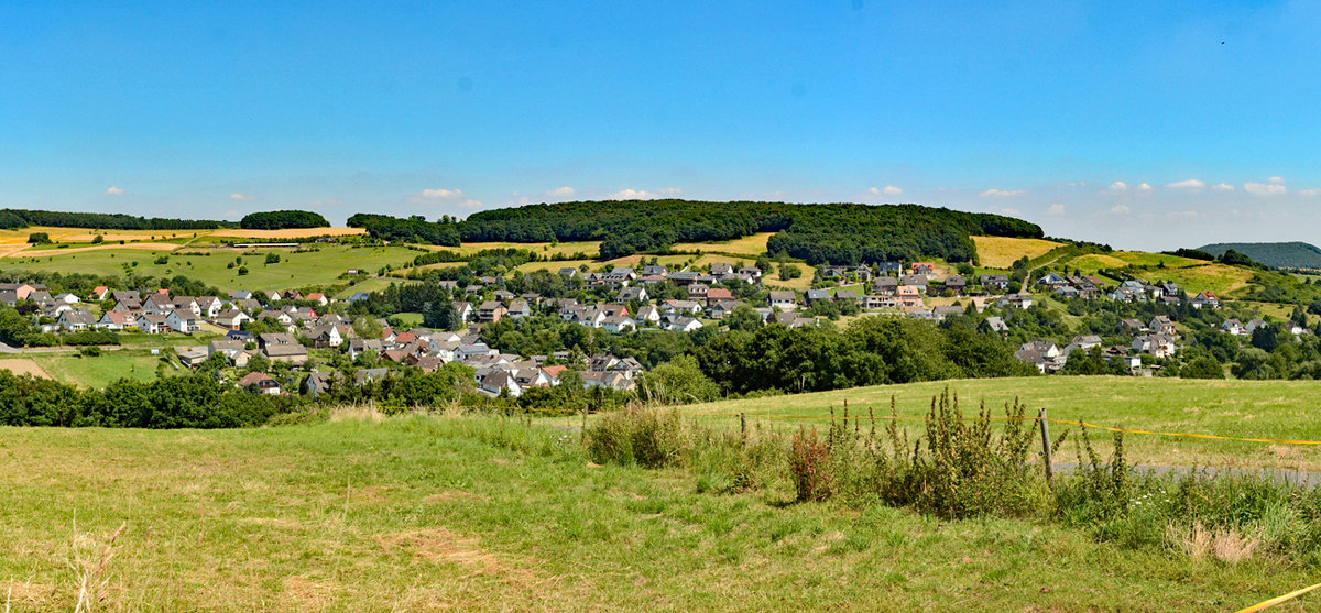 Niederdrrenbach (Kreis Ahrweiler), in der Nhe ist die Burg Olbrck - 19.07.2016