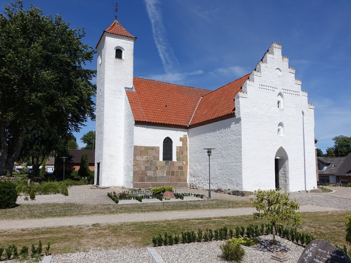 Nimtofte, romanische Ev. Kirche, erbaut im 11. Jahrhundert (07.06.2018)
