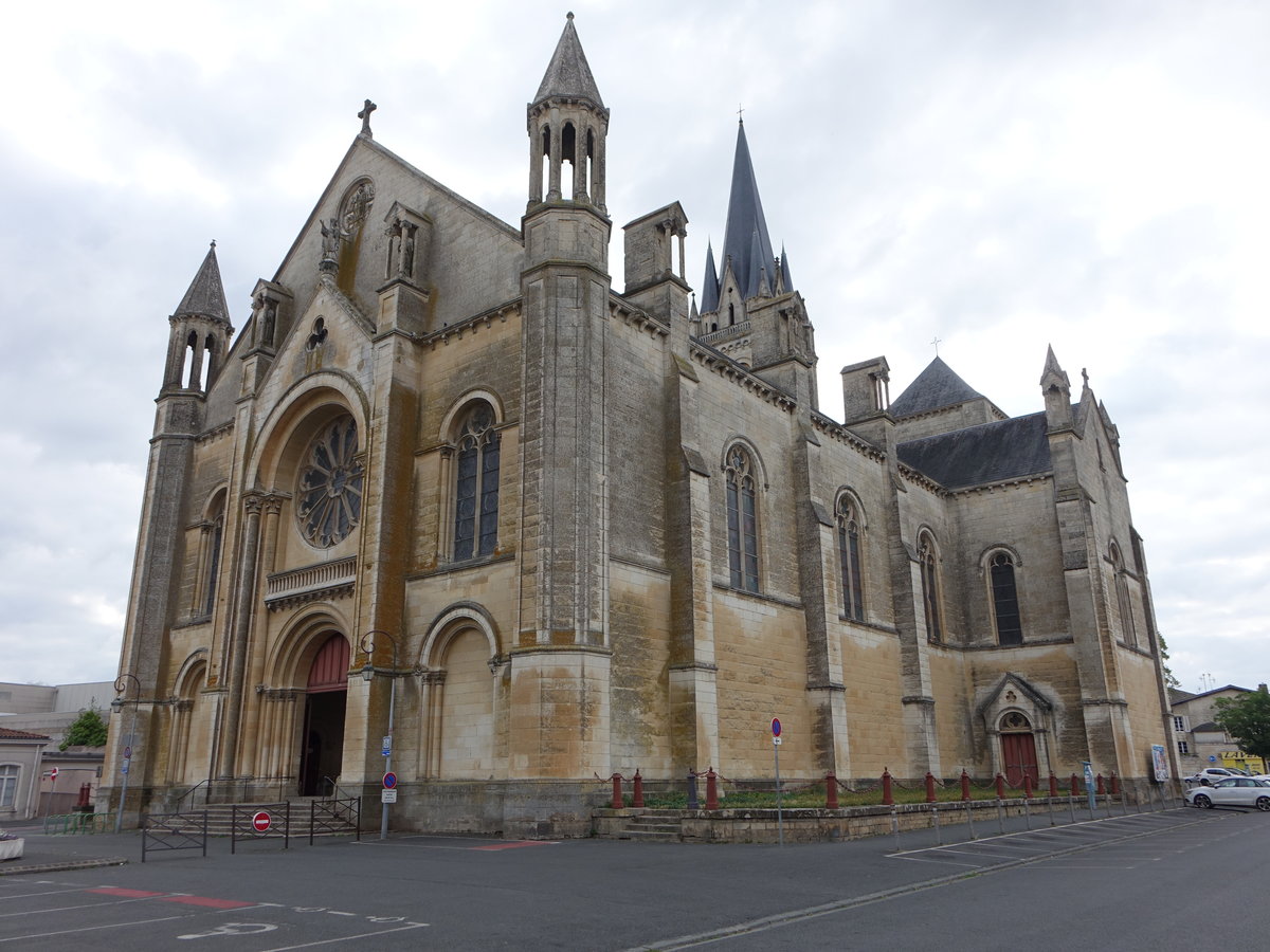 Niort, gotische Saint-Hilaire Kirche, erbaut im 14. Jahrhundert (14.07.2017)