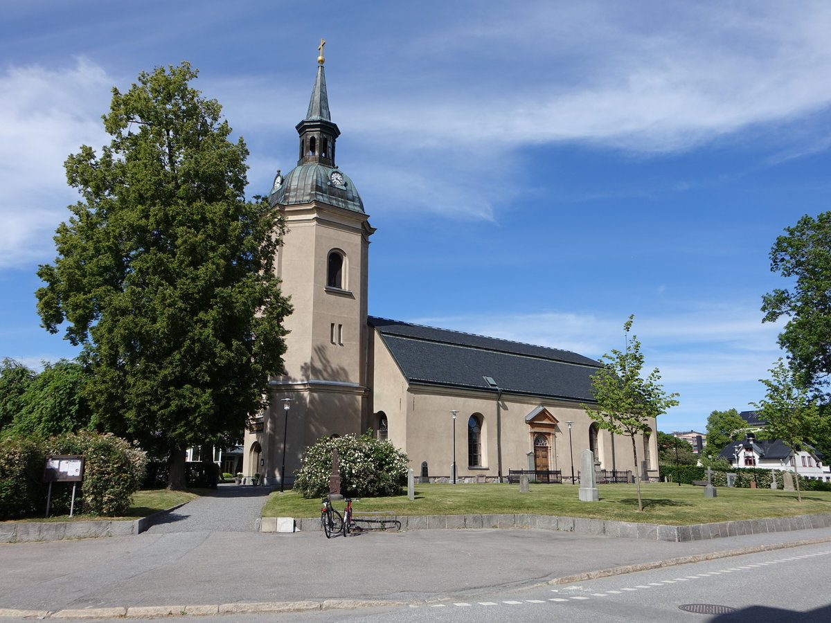 Nrrtlje, Ev. Kirche, erbaut 1733, Kirchturm von 1752 (23.06.2017)