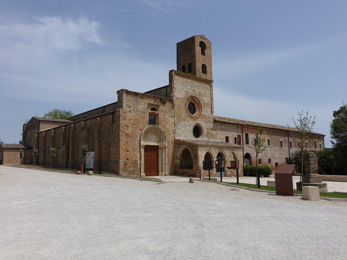 Notaresco, Kirche St. Maria di Propezzano, erbaut um 1300 (27.05.2022)