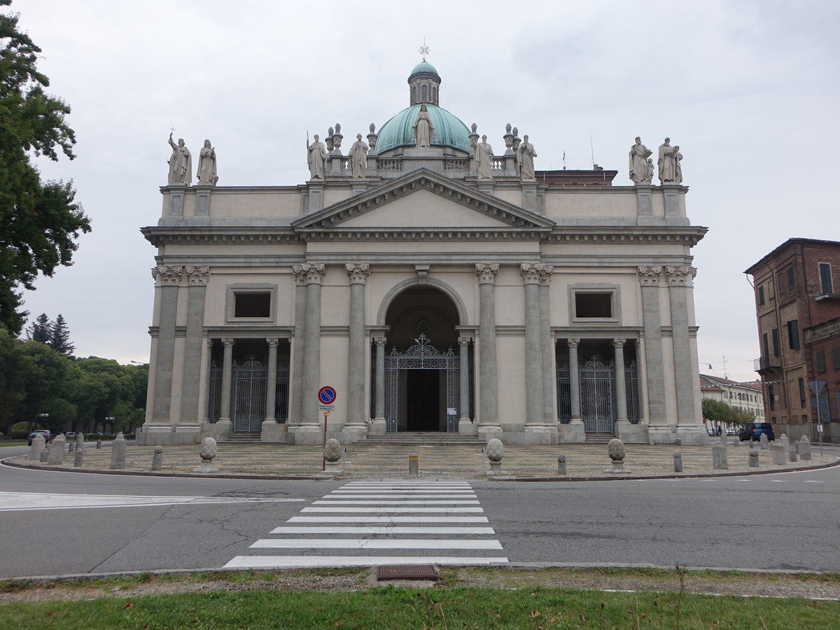 Novara, Kathedrale San Eusebio, erbaut von 1572 bis 1700 nach Plnen von Pellegrino Pellegrini, Fassade von B. Alfieri (06.10.2018)