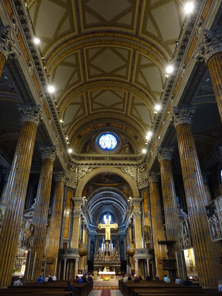 Novara, Mittelschiff der Kathedrale St. Maria Assunta, Hochaltar von B. Thorvaldsen (06.10.2018)