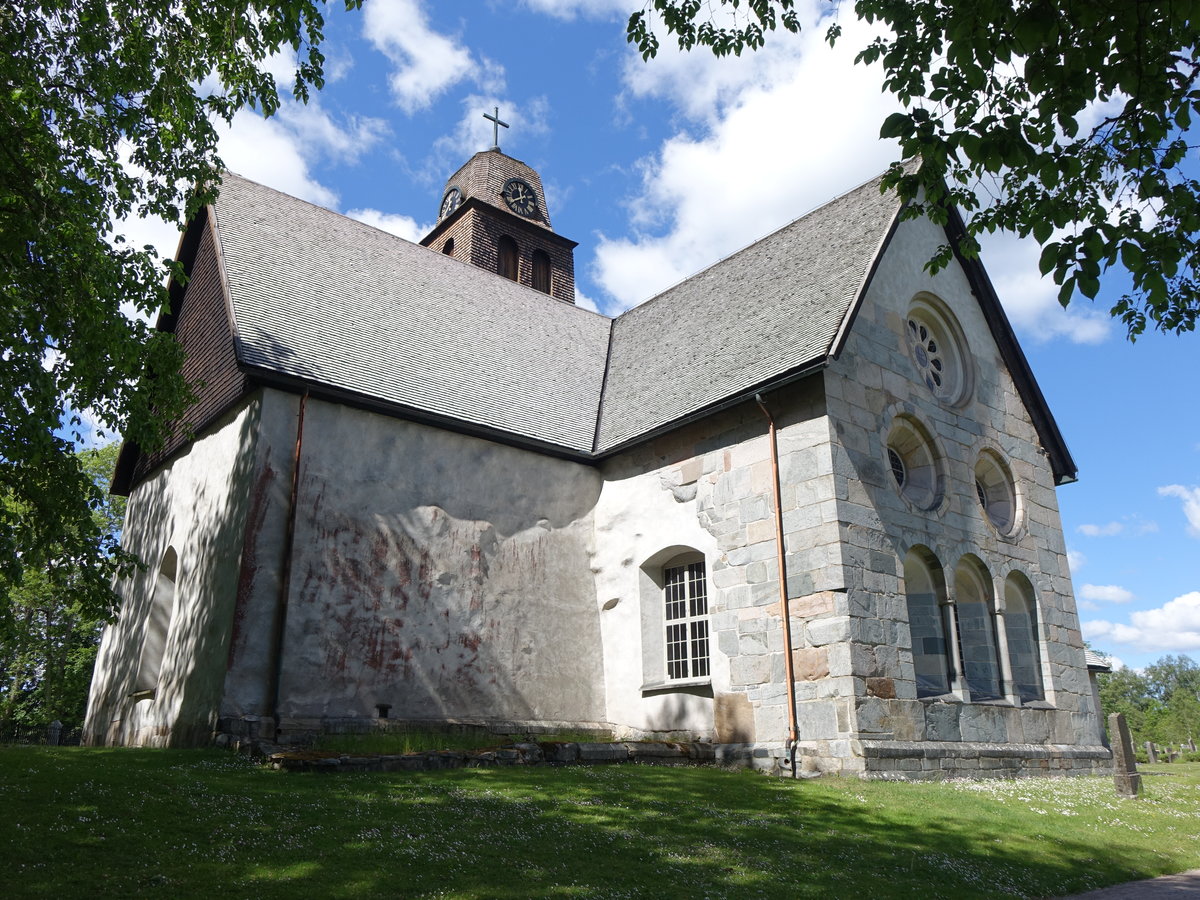 Nydala, Klosterkirche, Chor und Querschiff erbaut im 12. Jahrhundert, Langschiff neu erbaut 1688 (12.06.2016) 