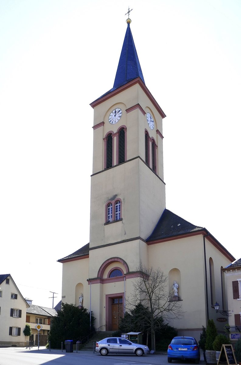 Oberrotweil, die katholische Pfarrkirche St.Johannes Baptist, 1835-38 vom Weinbrenner-Schler Hans Voss erbaut, Mrz 2020