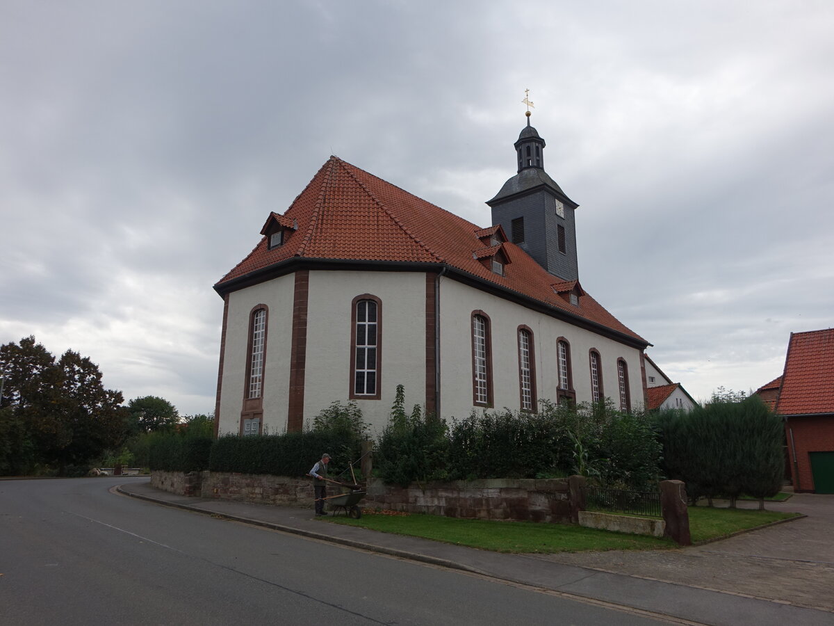 Odagsen, evangelische St. Pankratius Kirche, verputzte Saalkirche erbaut von 1750 bis 1752 (29.09.2023)