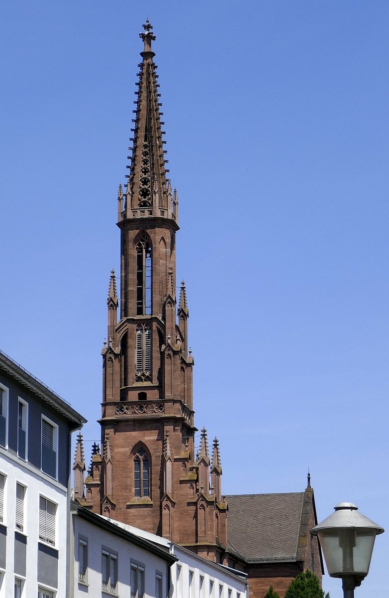 Offenburg, Blick zum Turm der evangelischen Stadtkirche, Juni 2020