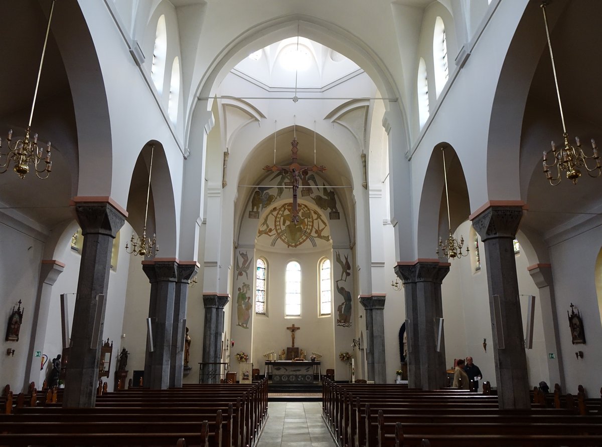 Ohe-en-Laak, Innenraum der kath. Kirche zu unseren lieben Frau (05.05.2016)