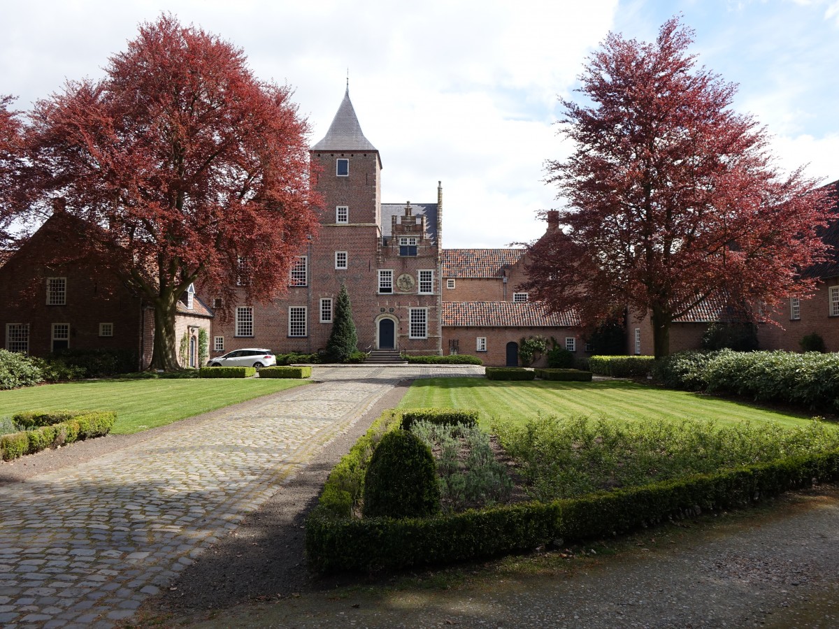 Oosterhout, St. Katharina Kloster im Schloss Blau Camer, gegrndet 1271 (01.05.2015)