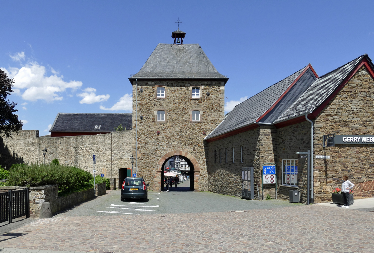 Orchheimer Tor in Bad Mnstereifel, Teil der fast vollstndig erhaltenen Stadtmauer - 14.06.2019