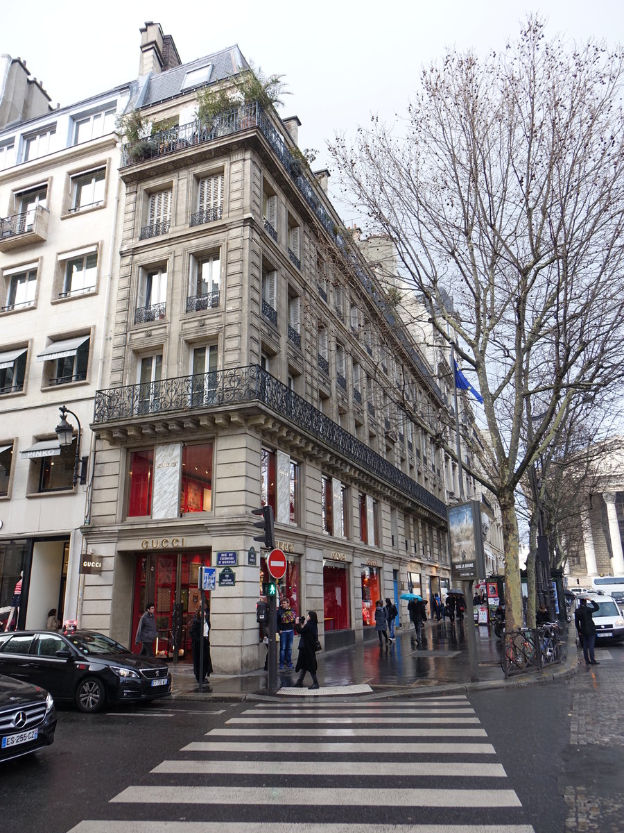 Paris, Geschftshaus in der Rue du Fauborge und Rue St. Honore (30.03.2018)