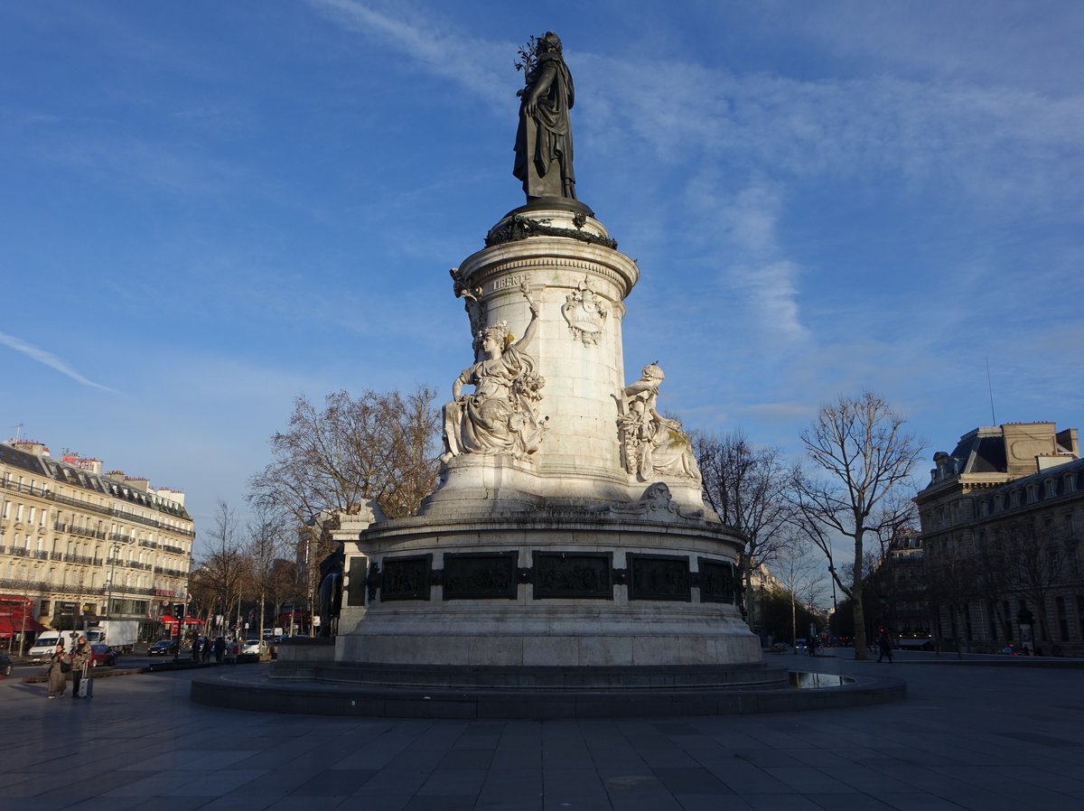 Paris, Monument  la Rpublique am Place de la Republique, erbaut 1883 durch den Bildhauers Lopold Morice (31.03.2018)