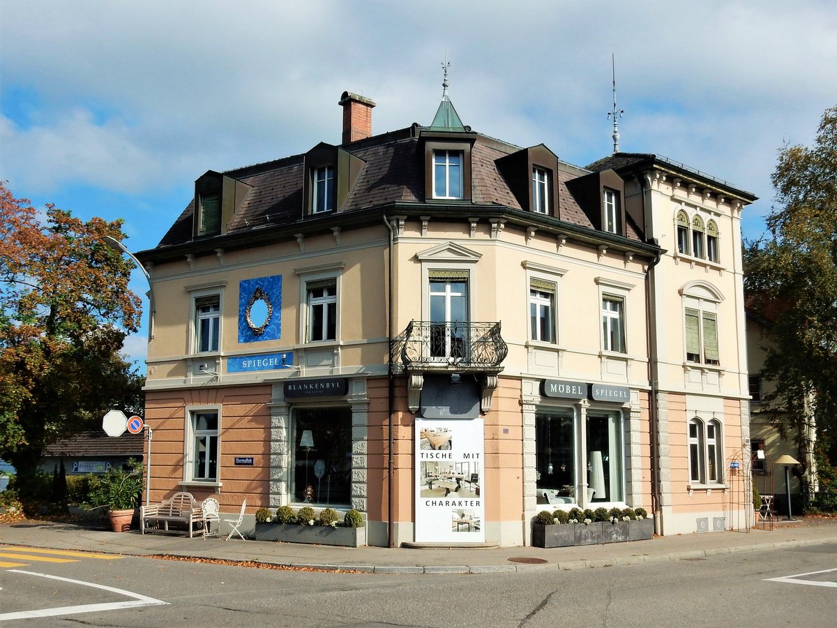 Pfffikon ZH, Kempttalstrasse 50, Haus mit Spiegel - 06.10.2014